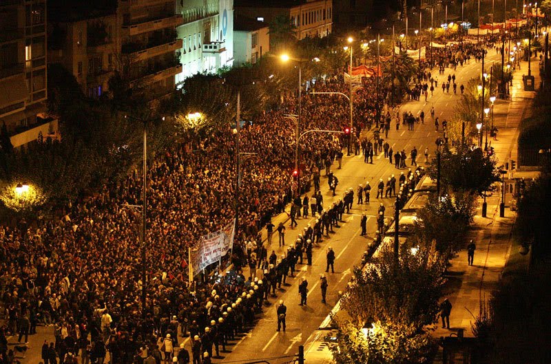 Σχετικά με τα αίτια και τη σημασία της κοινωνικής έκρηξης του Δεκεμβρίου 2008 στην Ελλάδα.