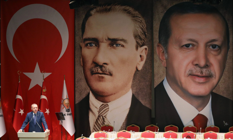 Πώς κατάφερε ο Ερντογάν να γίνει… Σουλτάνος – Η κυριαρχία του βήμα – βήμα από το 1994