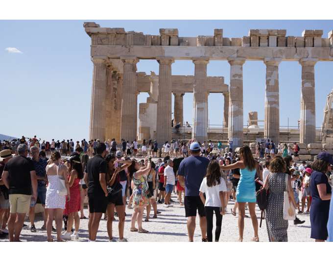 Ξένοι στον τόπο τους οι Ελληνες και οι διακοπές τους… όνειρο απατηλό
