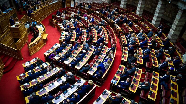 Κοινοβούλιο με κενές έδρες: Η προδιαγεγραμμένη κατάληξη μιας αδιέξοδης πορείας
