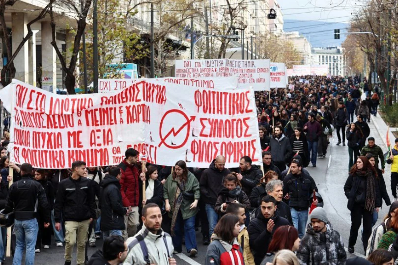 Πρωθυπουργός ντελιβεράς ιδιωτικών συμφερόντων